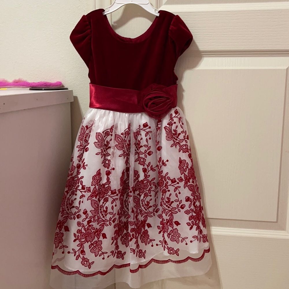 Girl’s dress
